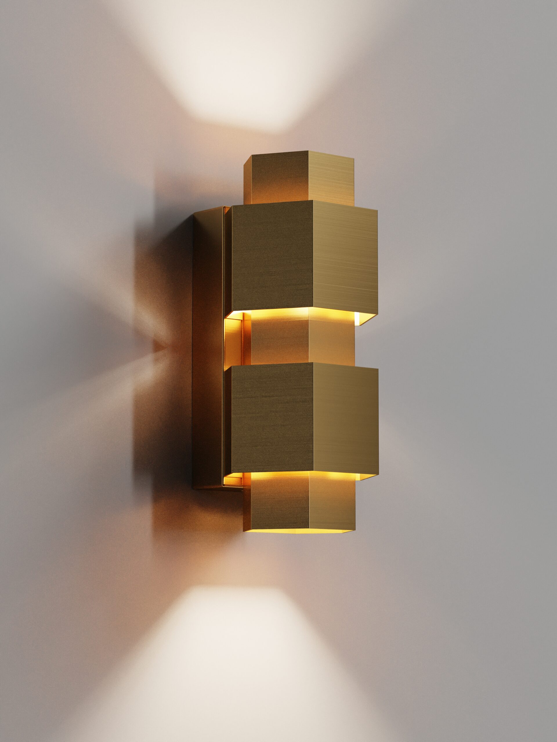 HIPP-Design WLV 02 MES wandlamp vijfhoek 10x22 cm — PVD geborsteld messing
