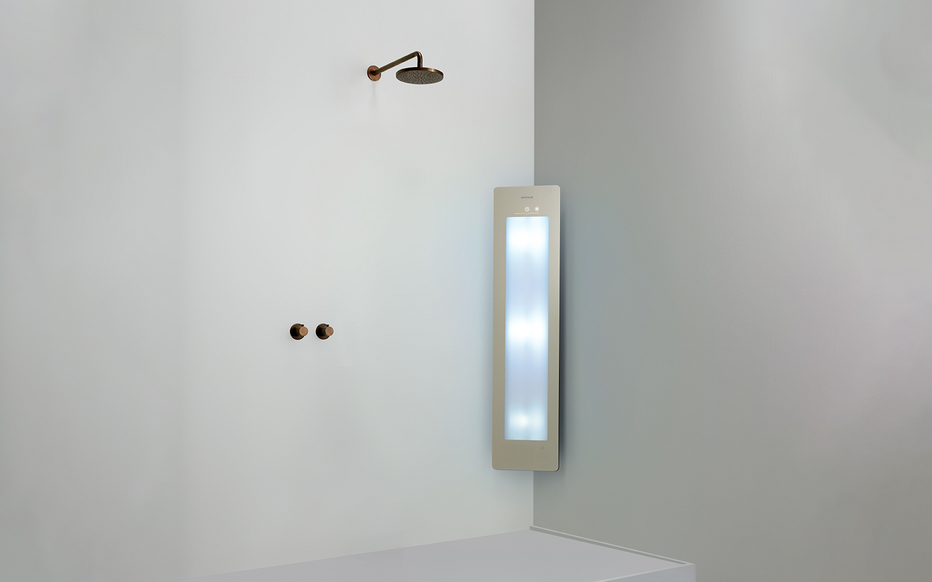 Zonnedouche Round Plus Medium — opbouw hoek — Sand White
